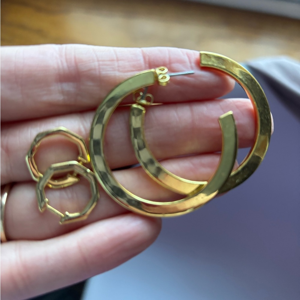 Elegant Gold Hoop Earrings